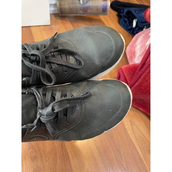 Nike Thea Sneakers - Picture 9 of 10